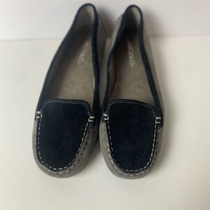AEROSOLES Black and Gray Suede Loafers
